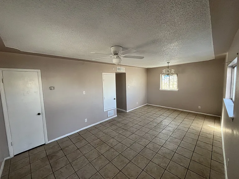 3728 Truman Ave — Photo 1