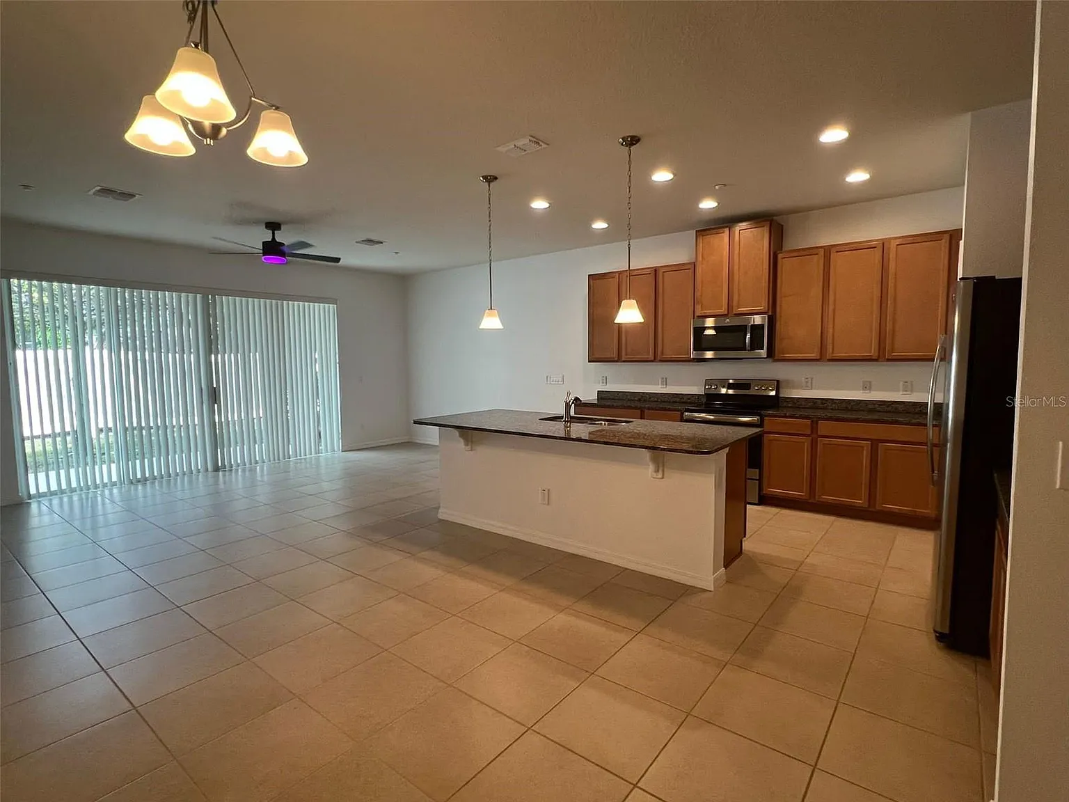 3 bed, 1872 sqft, $2,490 — Photo 2