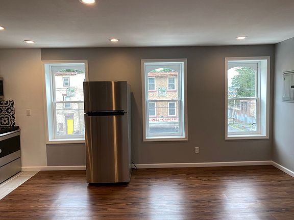2nd image of 383 Liberty St Floor 2