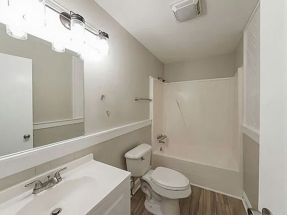 2nd image of 4602 Edenwood Dr #0