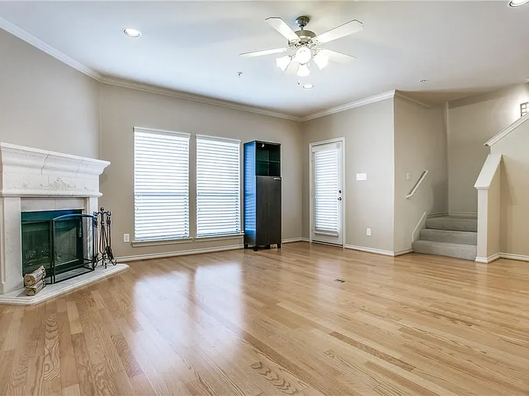 2415 Stutz Dr #D — Photo 6