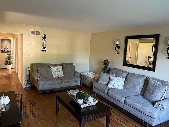 3rd image of 1443 Tallac St