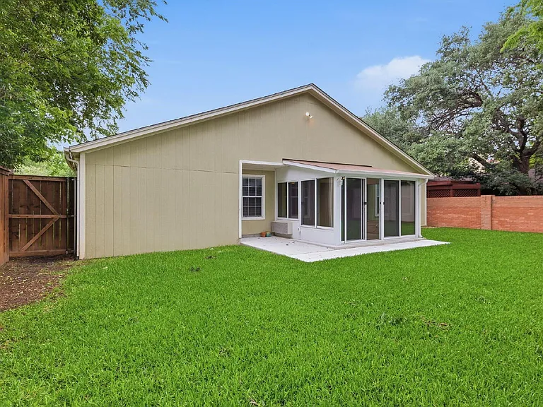 2725 Ryan Place Dr — Photo 32