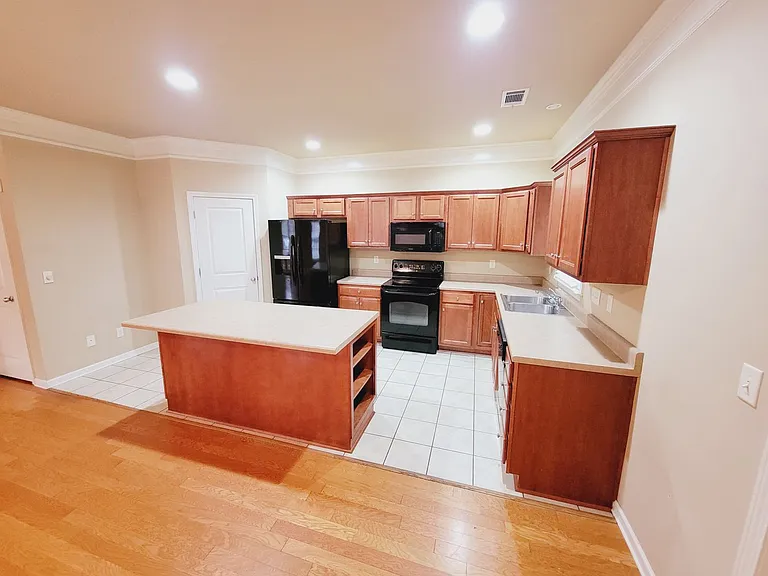1041 Inverness Cove Way — Photo 6