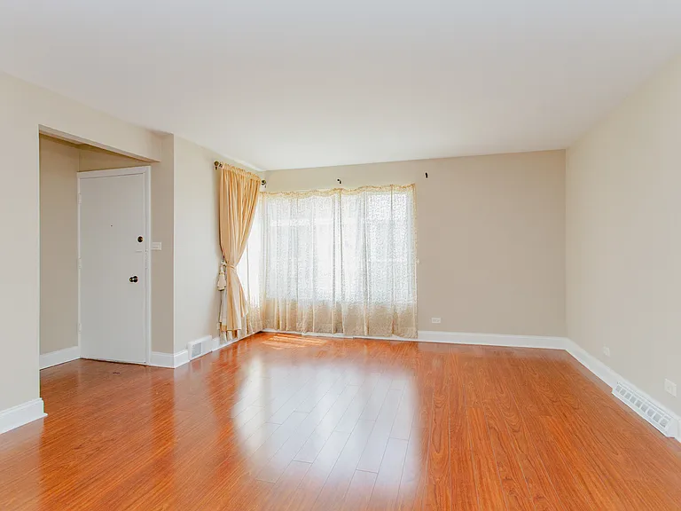 4852 Carol St — Photo 8