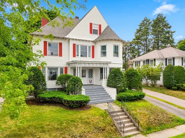 22 Quincy St, Methuen, MA 01844