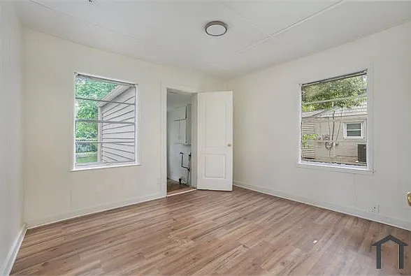 3 bed, 1084 sqft, $1,050 — Photo 3