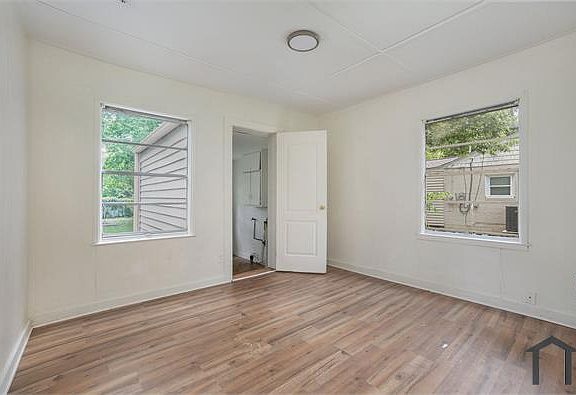3rd image of 1933 Saint Charles Ave SW