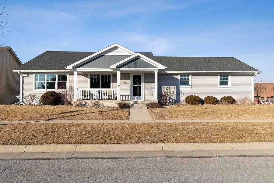 1st image of 2705 Cambridge Dr