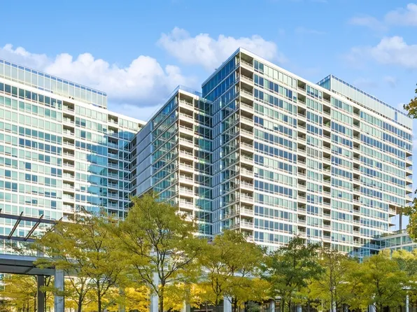 9655 Woods Dr Unit 2010, Skokie, IL 60077