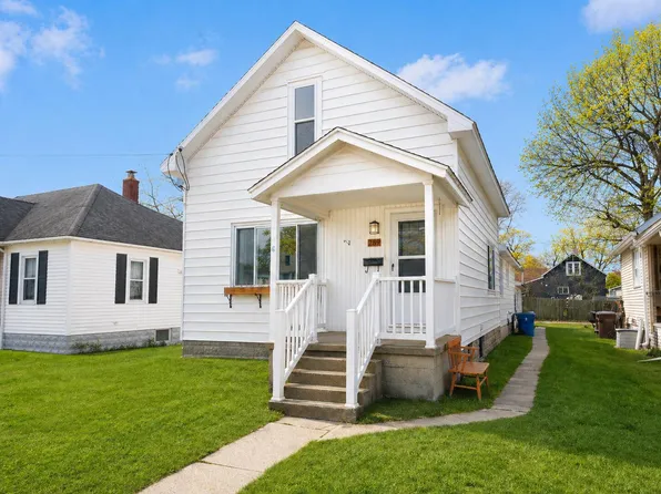 289 6th St, Manistee, MI 49660