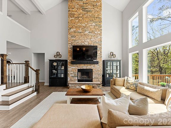 3rd image of 13701 Petworth Ct