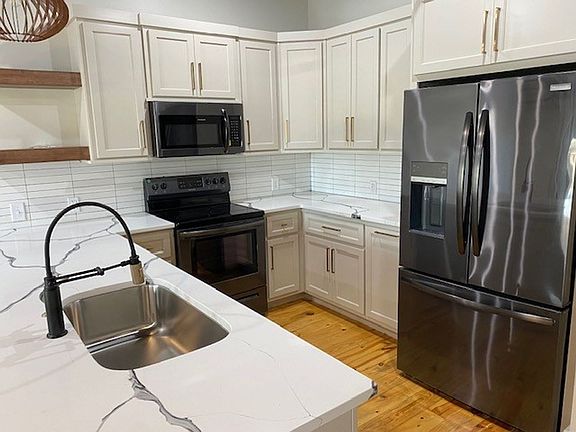 5th image of 723-735 E Tennessee St #731