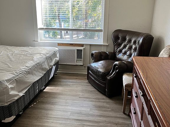 3rd image of 101 Woodhaven Dr APT 58