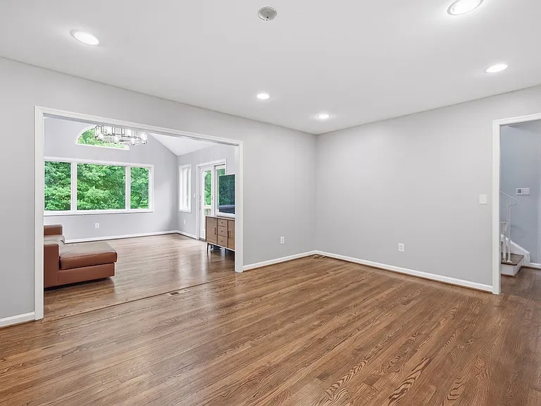2506 Pinoak Ln — Photo 6