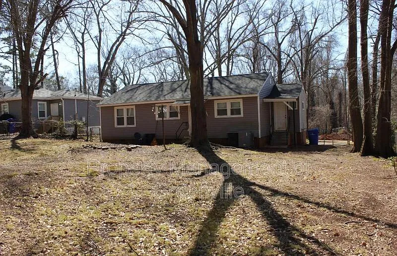 3 bed, 1.0 bath, $1,395 — Photo 3