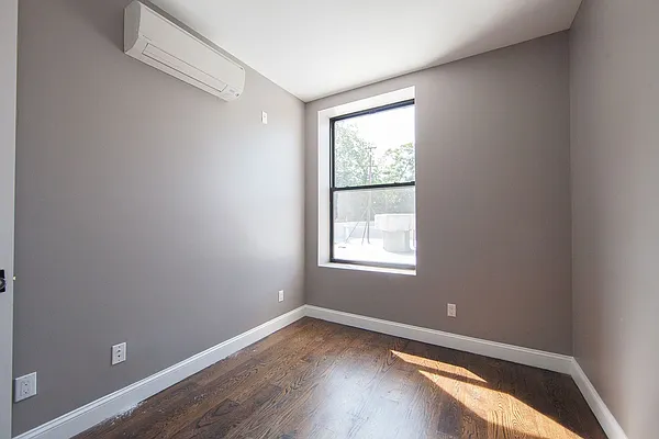 Rented by Brooklyn Group | media 43