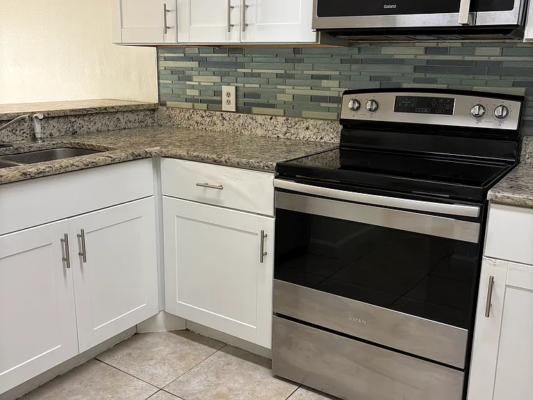 5078 Ernst Ct — Photo 2