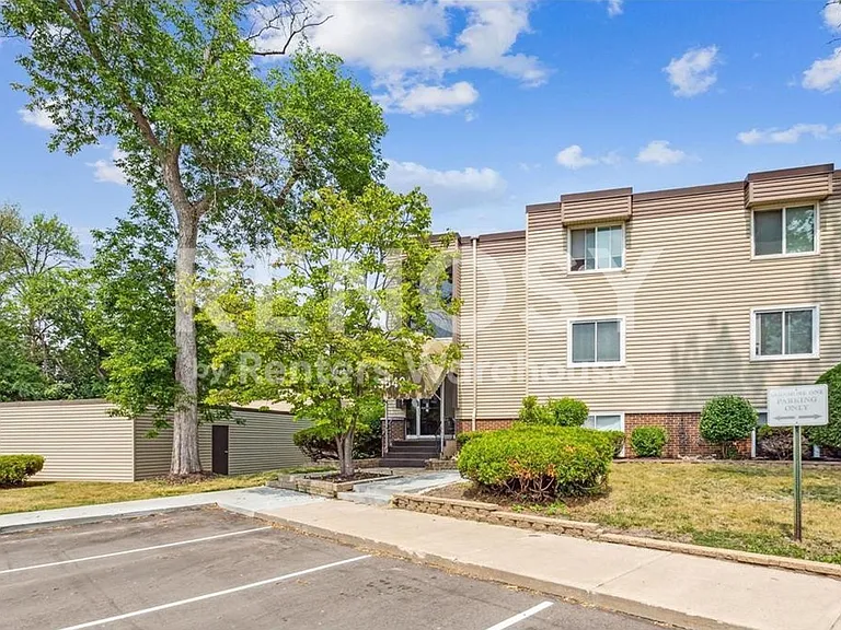 10840 Rockford Rd #203 — Photo 1