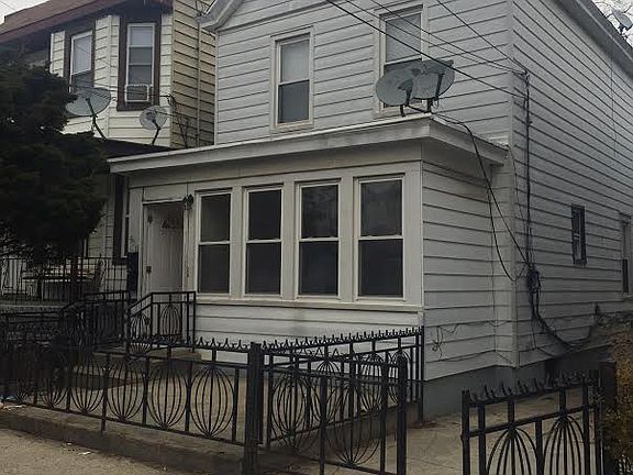 2nd image of 9531 112th St