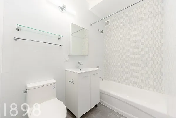 Rented by A&E Real Estate Management | media 39