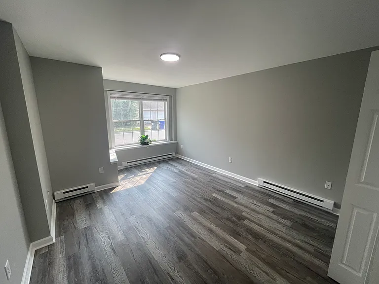 92 William St #5 — Photo 7