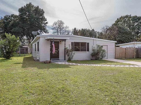 2nd image of 11 Teakwood Dr