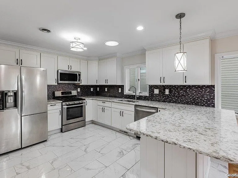 44 W Penn St — Photo 15