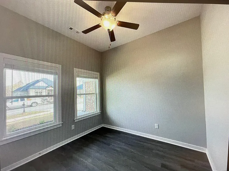 1563 N Pershing St — Photo 9