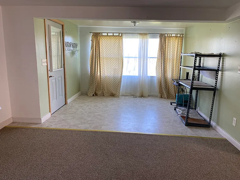 684 E Maine Rd — Photo 7