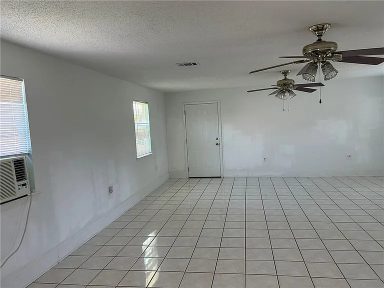725 Oakwood Dr — Photo 29