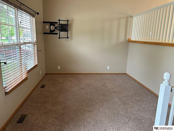 3rd image of 16605 Erskine St