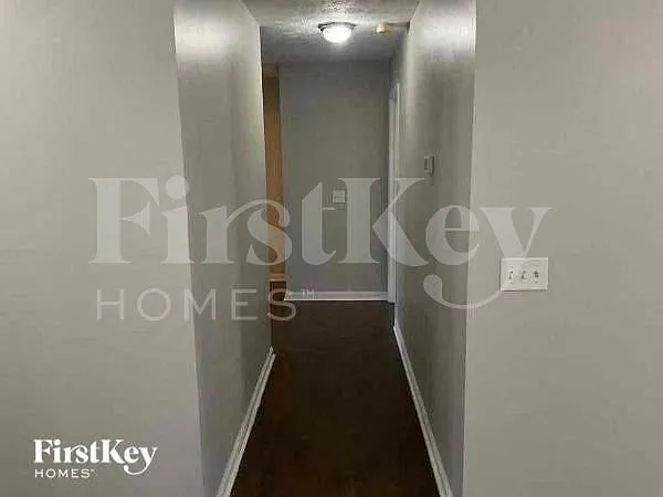 35 Harvard Dr — Photo 4