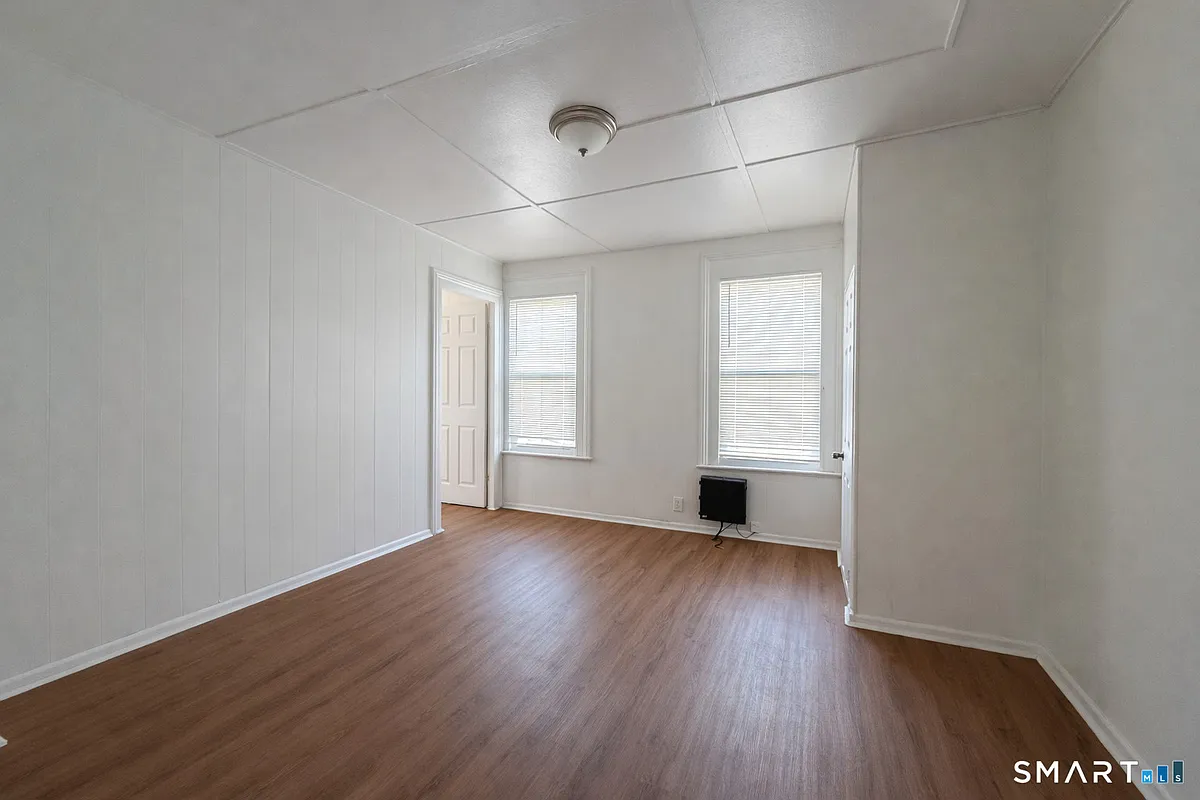 Building Photo - 96 Franklin St #2