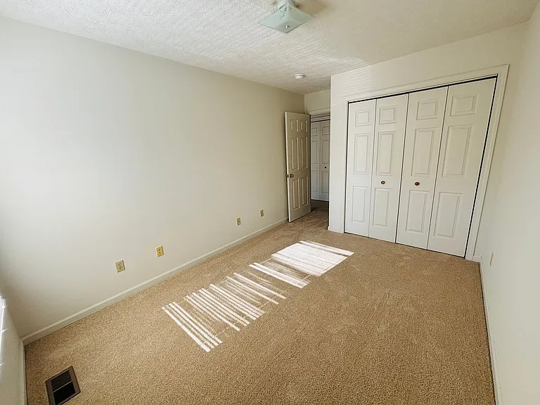 510 Craig St — Photo 3