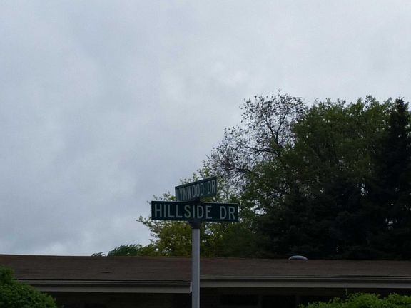 5th image of 8850 Hillside Dr