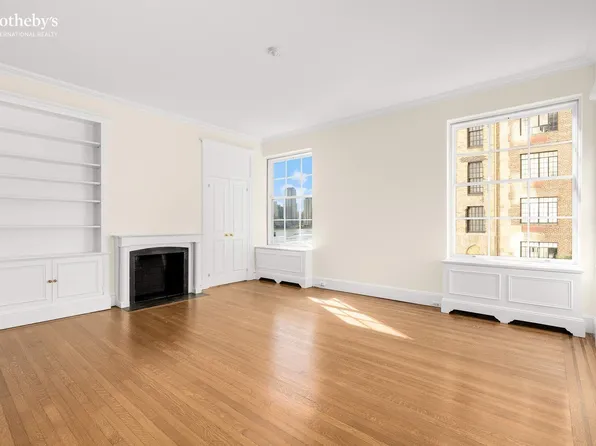 435 East 52nd Street image 29 of 33