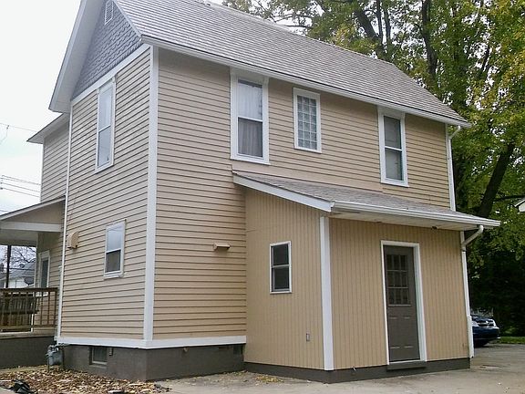 enclosed back porch/mud room