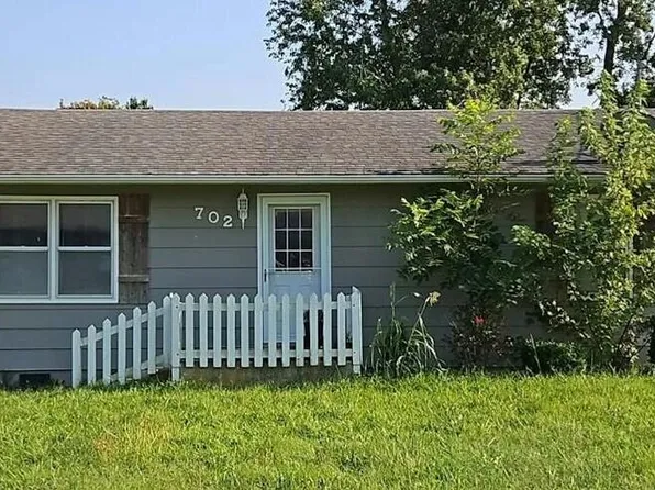 702 E Madison Street, Marshfield, MO 65706