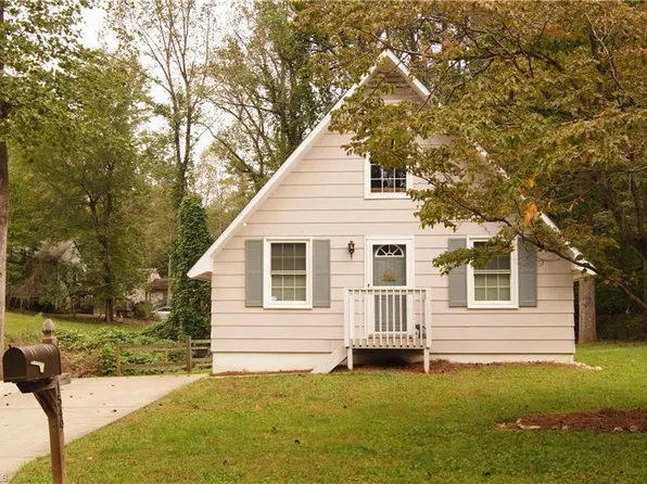 1549 Benbow St, Winston Salem, NC 27106
