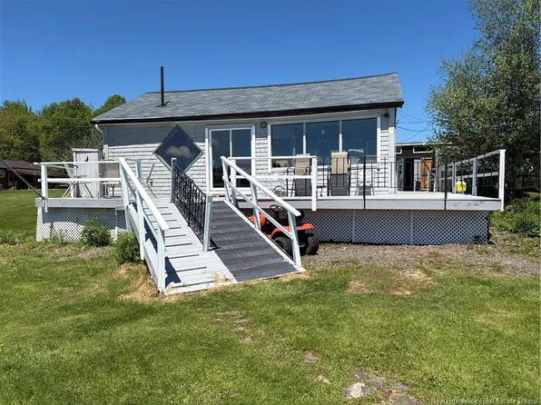 119 Albert St, Dundas, NB E4V 1S2