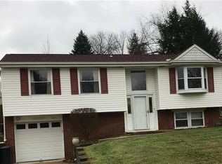 167 Valley Green Dr, Coraopolis, PA 15108