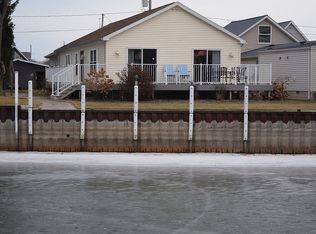 1561 N Starboard Ave, Port Clinton, OH 43452