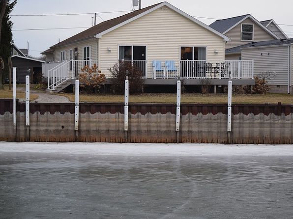 1561 N Starboard Ave