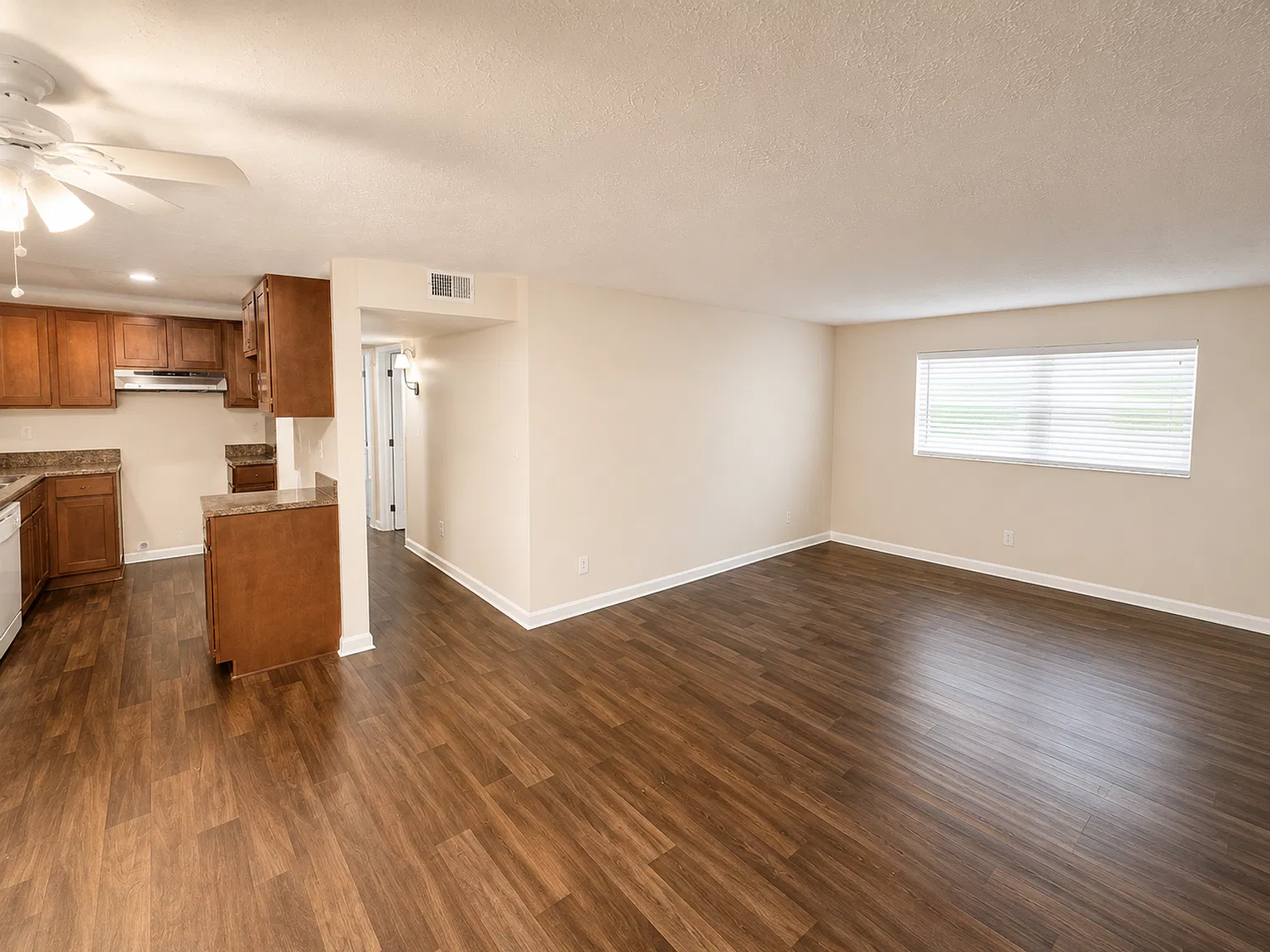 Auburndale Place Apartments! — Photo 2