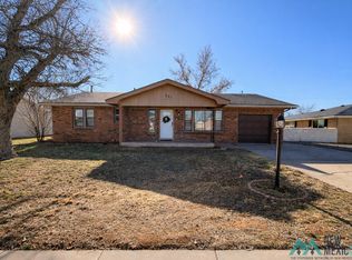 321 W Christopher Dr, Clovis, NM 88101