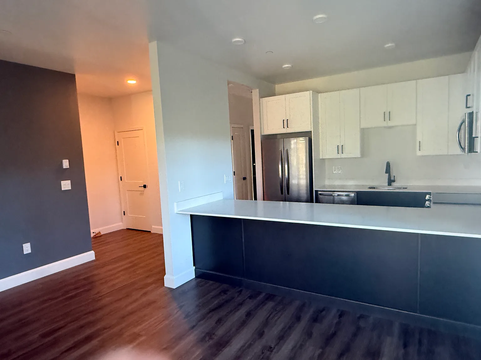 2 bed, 1000 sqft, $2,495 — Photo 4