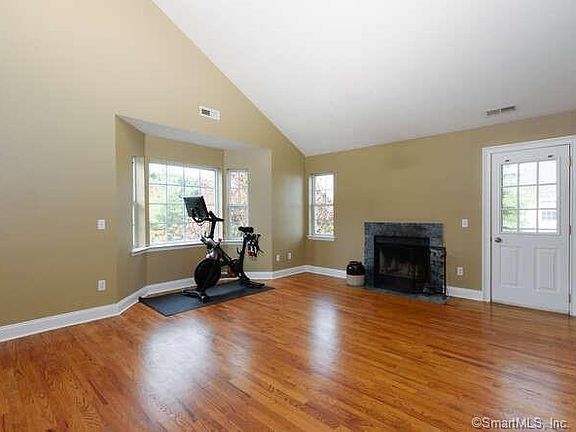 4th image of 416 Foxboro Dr Unit 416