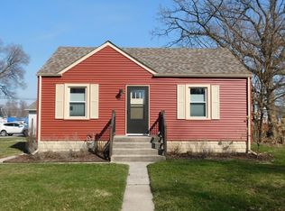 1217 Sycamore St, Crown Point, IN 46307