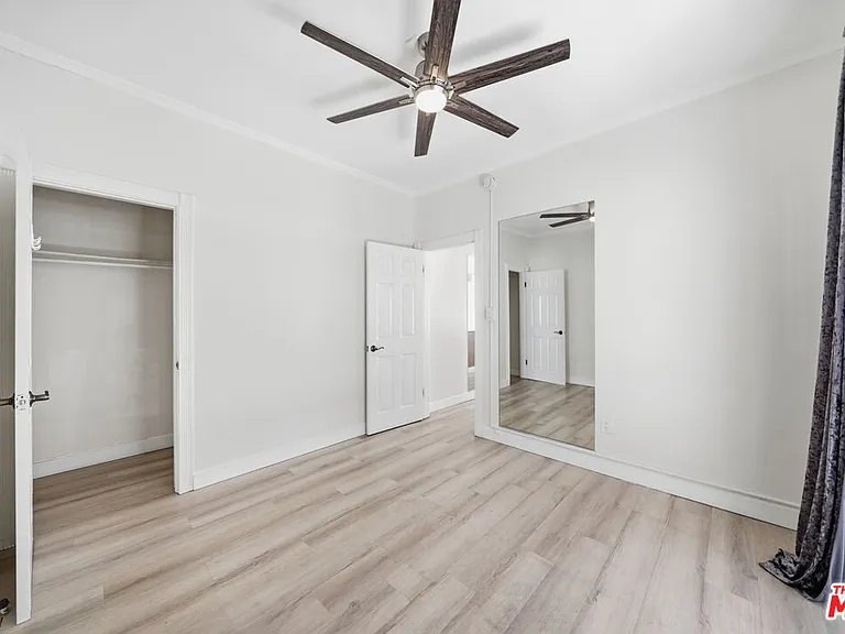 5754 Melrose Ave — Photo 10